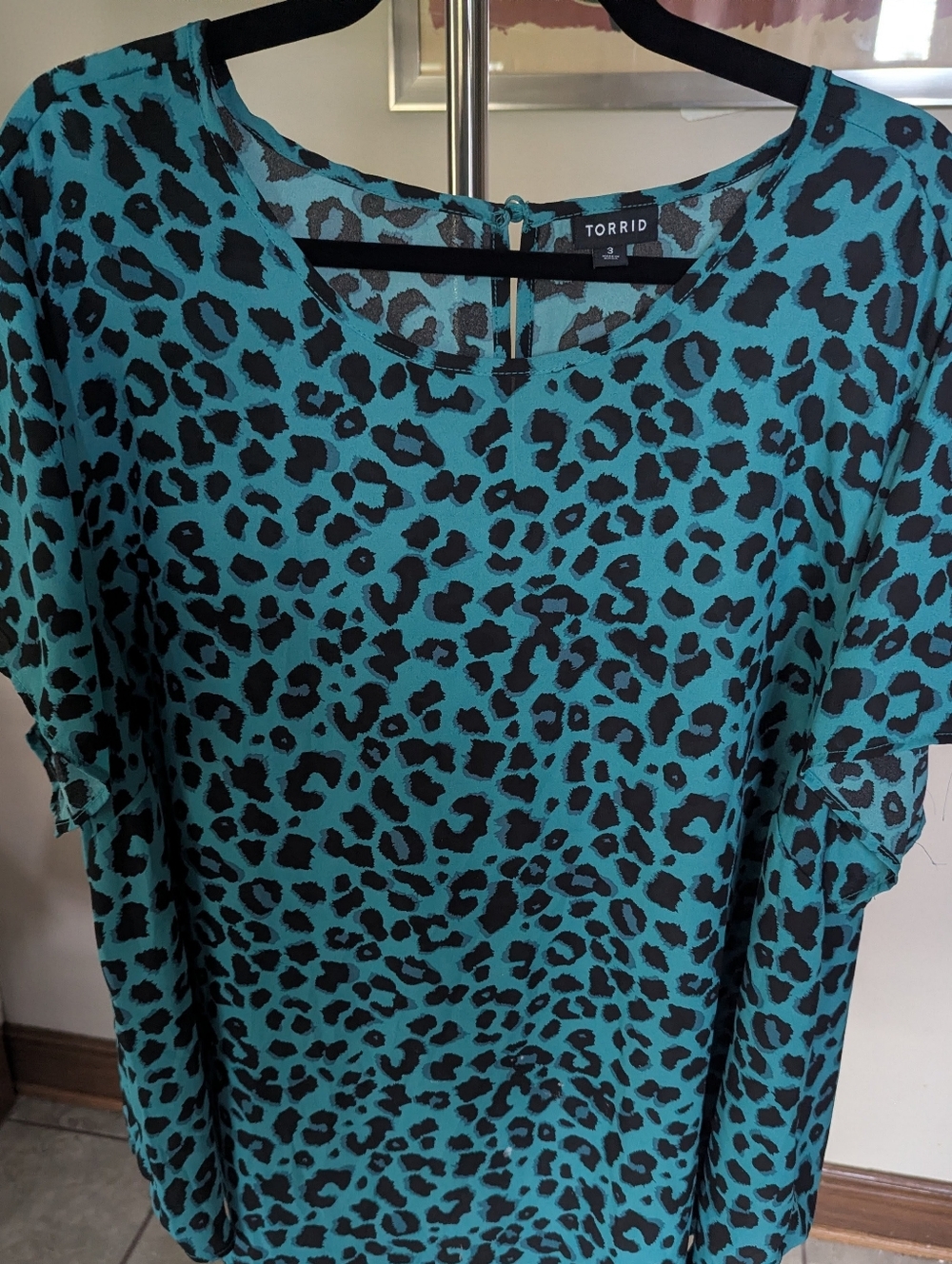 Torrid Teal and Black Leopard Print Short Sleeve Blouse Size 3 $30